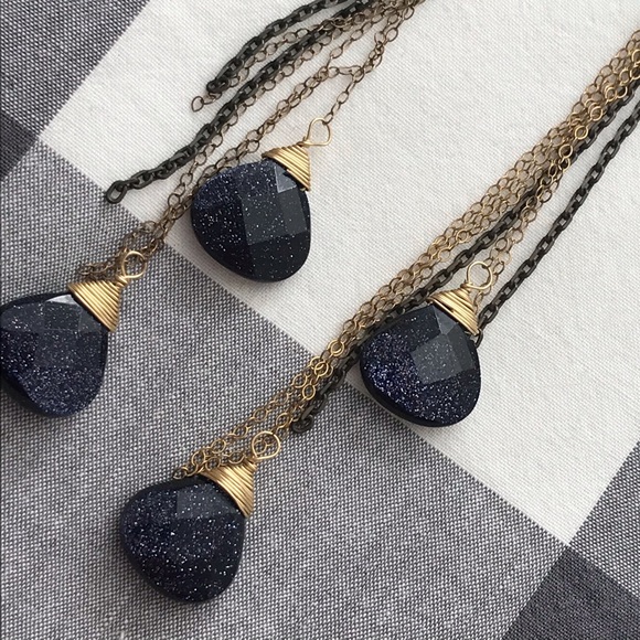 Long chain earrings - Picture 6 of 11